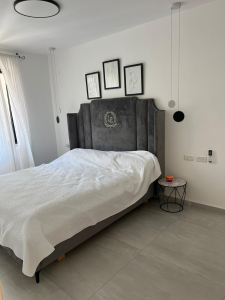 קוטג' חדש למכירה בקיסריה