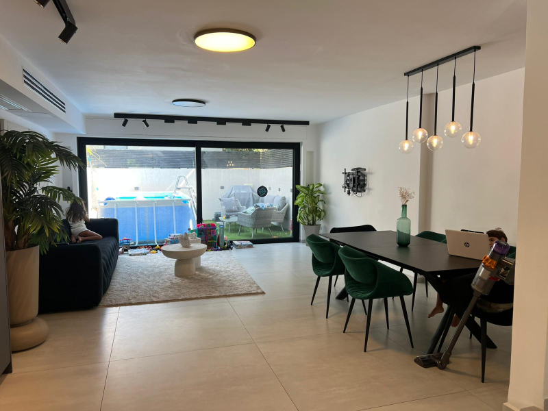 קוטג' חדש למכירה בקיסריה